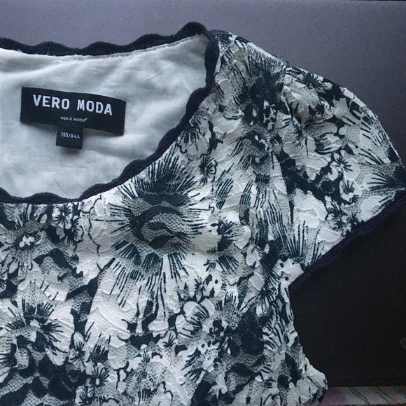 Vero Moda | Fit and Flare Floral Lace Dress (NWOT) - Picture 1 of 6